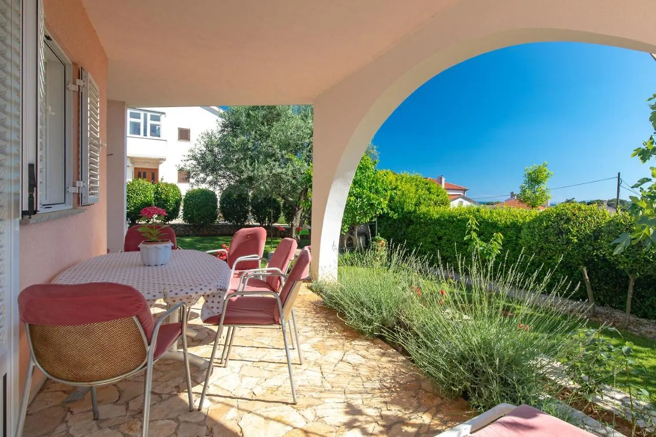 Apartment Lavanda With Beautiful Garden Krk Town