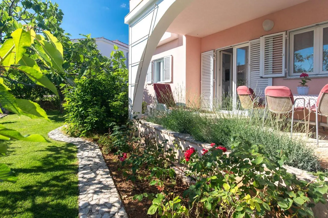 Apartment Lavanda With Beautiful Garden Krk Town