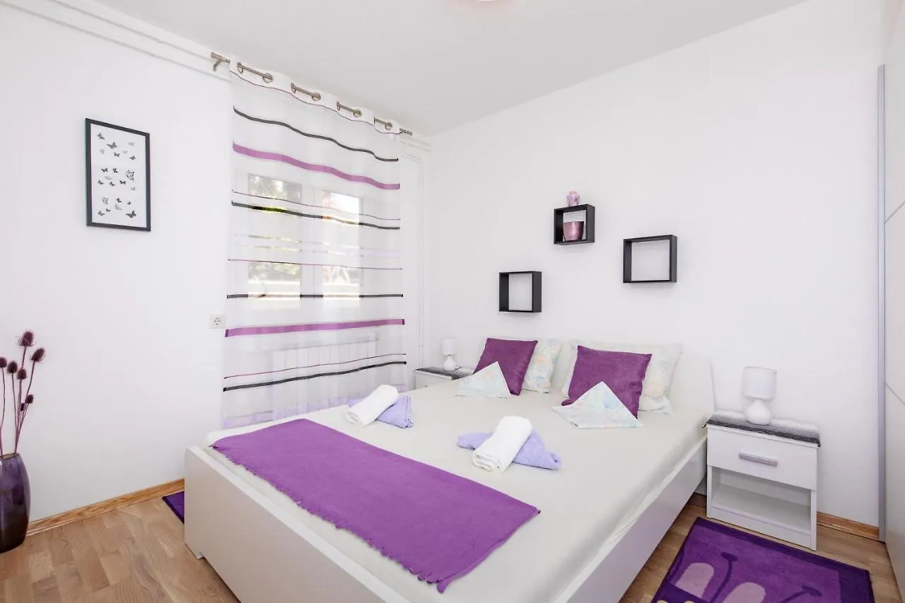 Apartment Lavanda With Beautiful Garden Krk Town 0*,