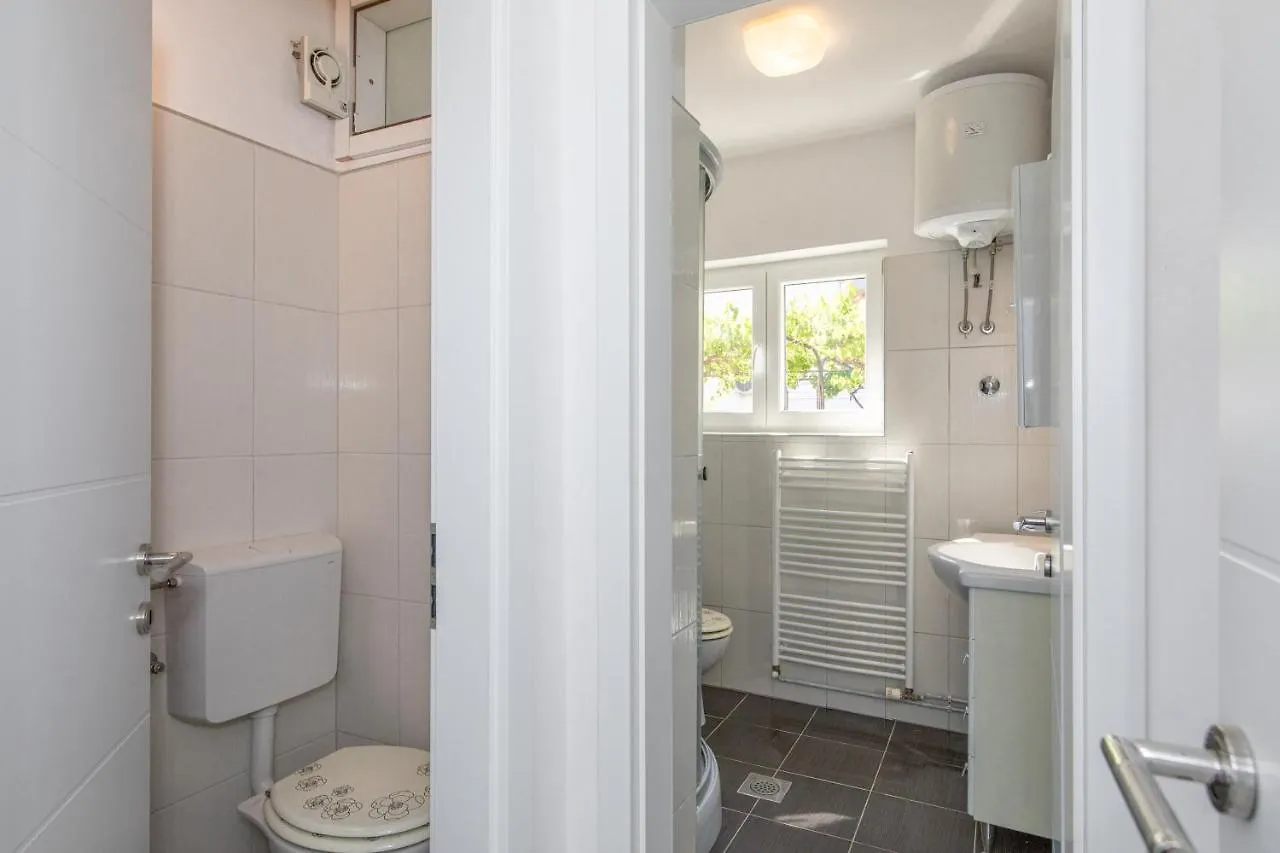 Apartment Lavanda With Beautiful Garden Krk Town Croatia