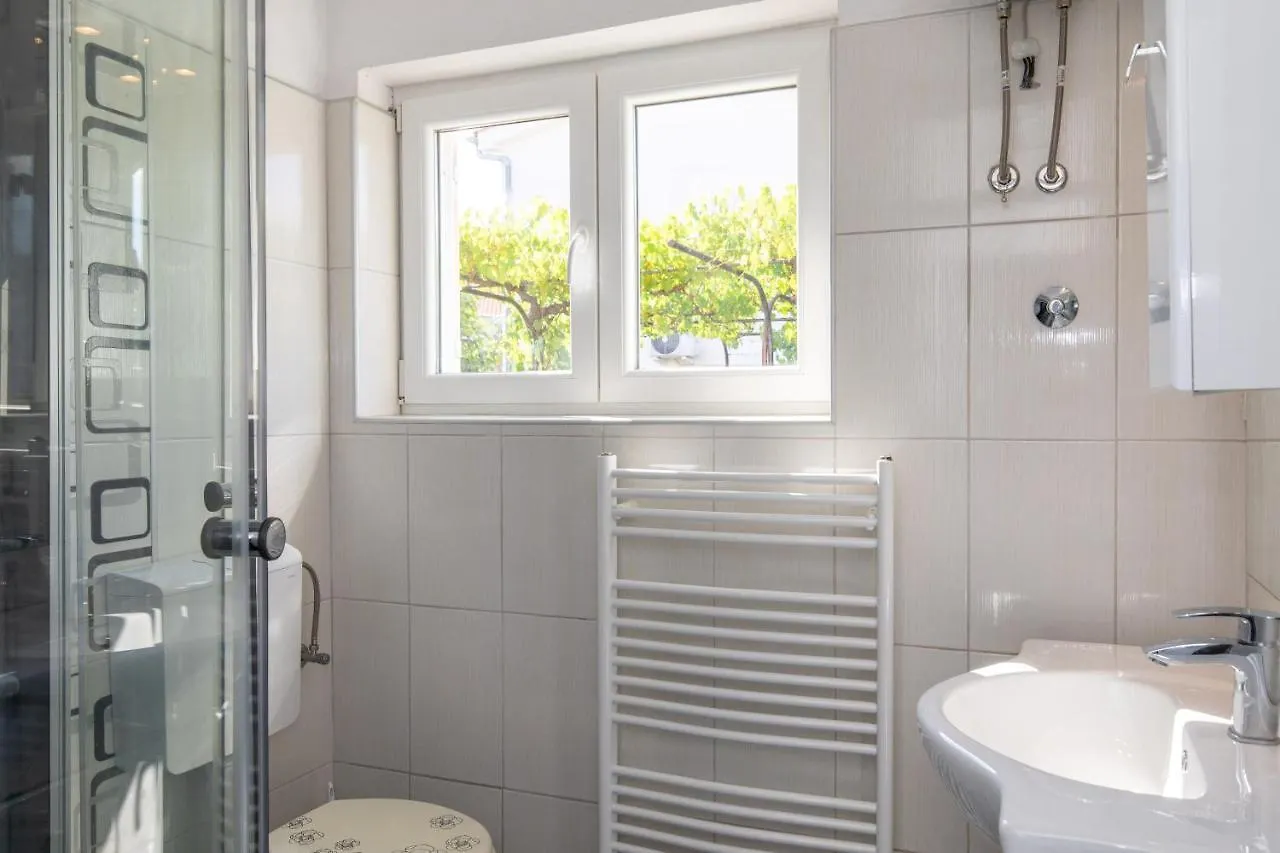 Apartment Lavanda With Beautiful Garden Krk Town