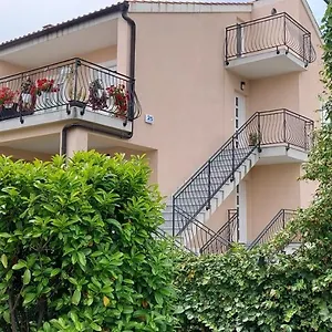 Apartment Tomislav, Krk Town